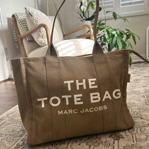 Marc Jacobs Canvas Large Tote Bag Slate Green - Logo, Zip Closure, Pockets